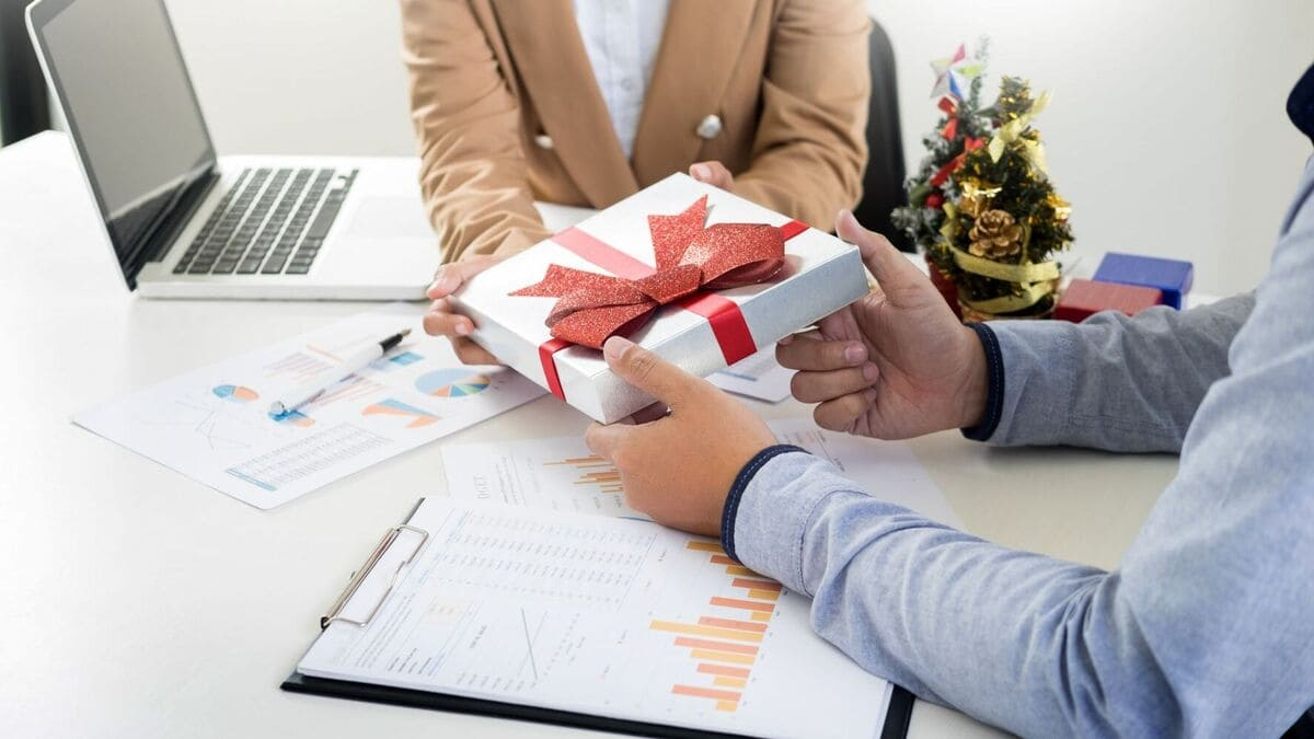 Những điều cần lưu ý khi tặng quà Tết công ty Những điều cần lưu ý khi tặng quà Tết công ty