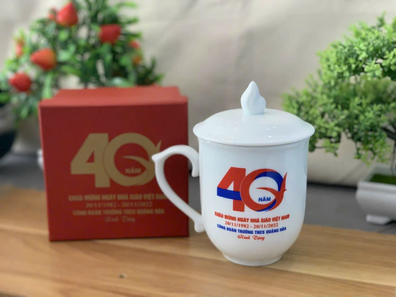 cốc sứ in logo sang trọng