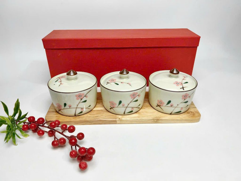 Khay Mứt Sứ Ngăn Tròn Hoa Đào Khay Mứt Sứ Ngăn Tròn Hoa Đào