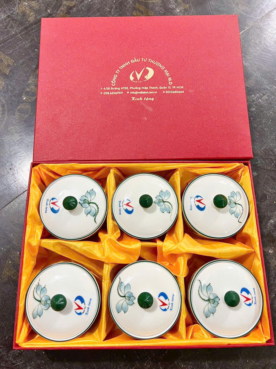 Khay Mứt Sứ 6 Ngăn Hoa Sen Xanh Khay Mứt Sứ 6 Ngăn Hoa Sen Xanh