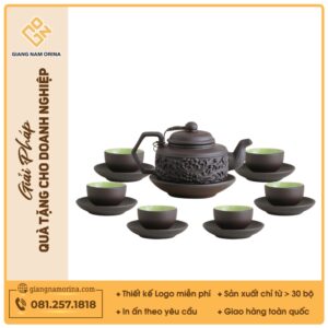 Bộ ấm trà Hồng giang tử sa đen hoa cúc đắp nổi