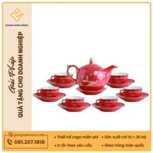 Bộ ấm trà Mẫu Đơn men đỏ Thuận buồm kẻ chỉ vàng