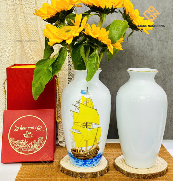 Lọ hoa gốm Thuận Buồm Xuôi Gió 1