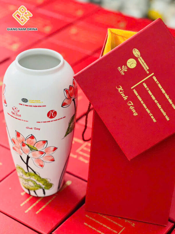 Bình hoa gốm sứ vẽ hoa sen 1