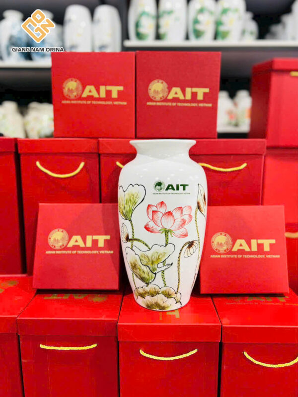 Bình hoa gốm sứ vẽ hoa sen