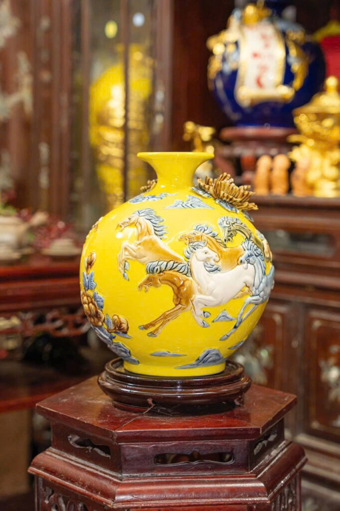 Bình Hút Lộc Mã Đáo Thành Công Màu Vàng Bình Hút Lộc Mã Đáo Thành Công Màu Vàng