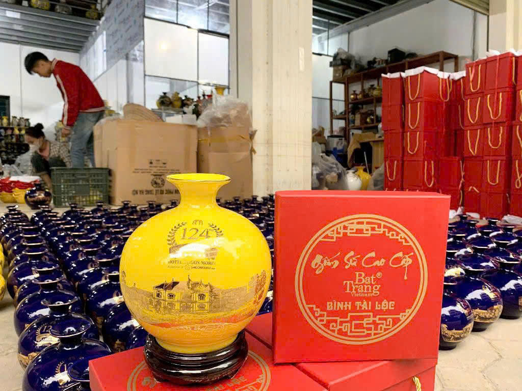 Cách lựa chọn bình hút tài lộc vẽ vàng kim phù hợp Cách lựa chọn bình hút tài lộc vẽ vàng kim phù hợp