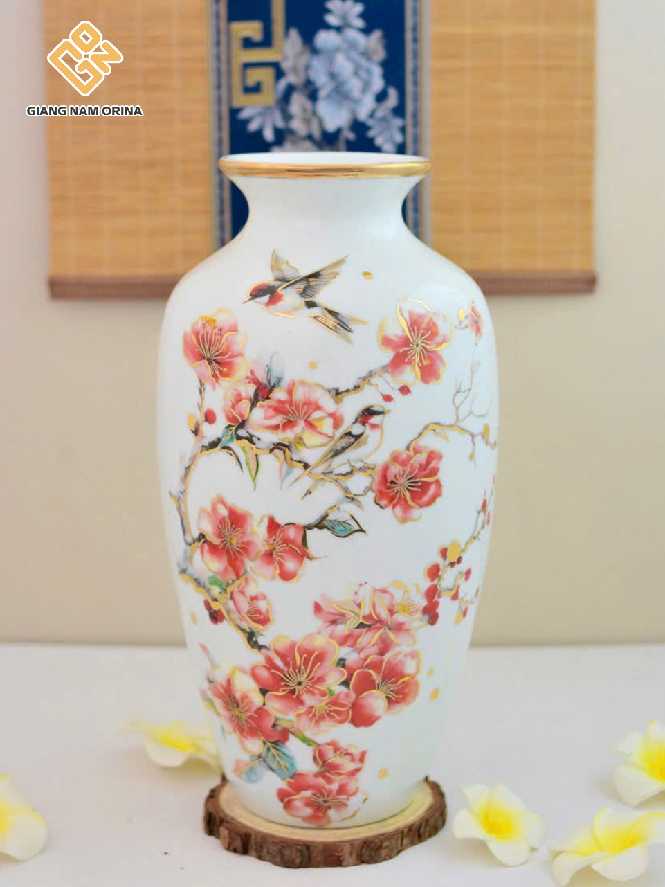 Lọ hoa Bát Tràng hoạ tiết đào đỏ