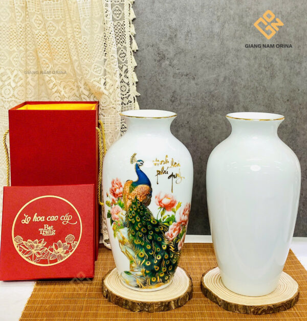 Lọ hoa Bát Tràng vẽ chim công vinh hoa phú quý 1