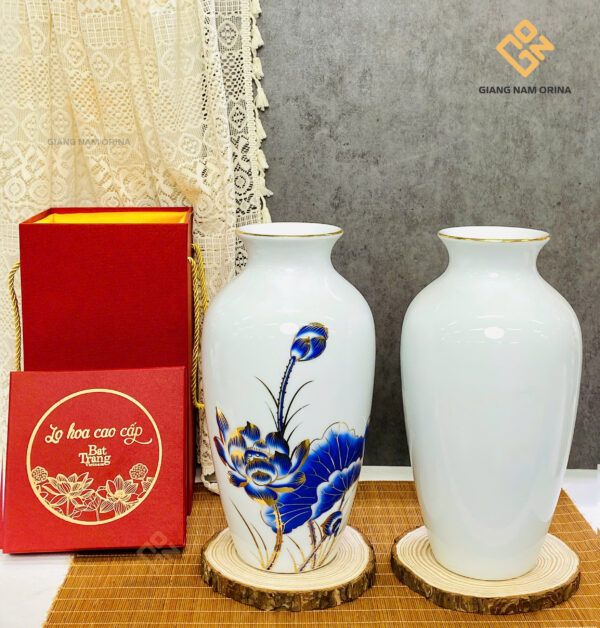 Lọ hoa Bát Tràng vẽ sen xanh