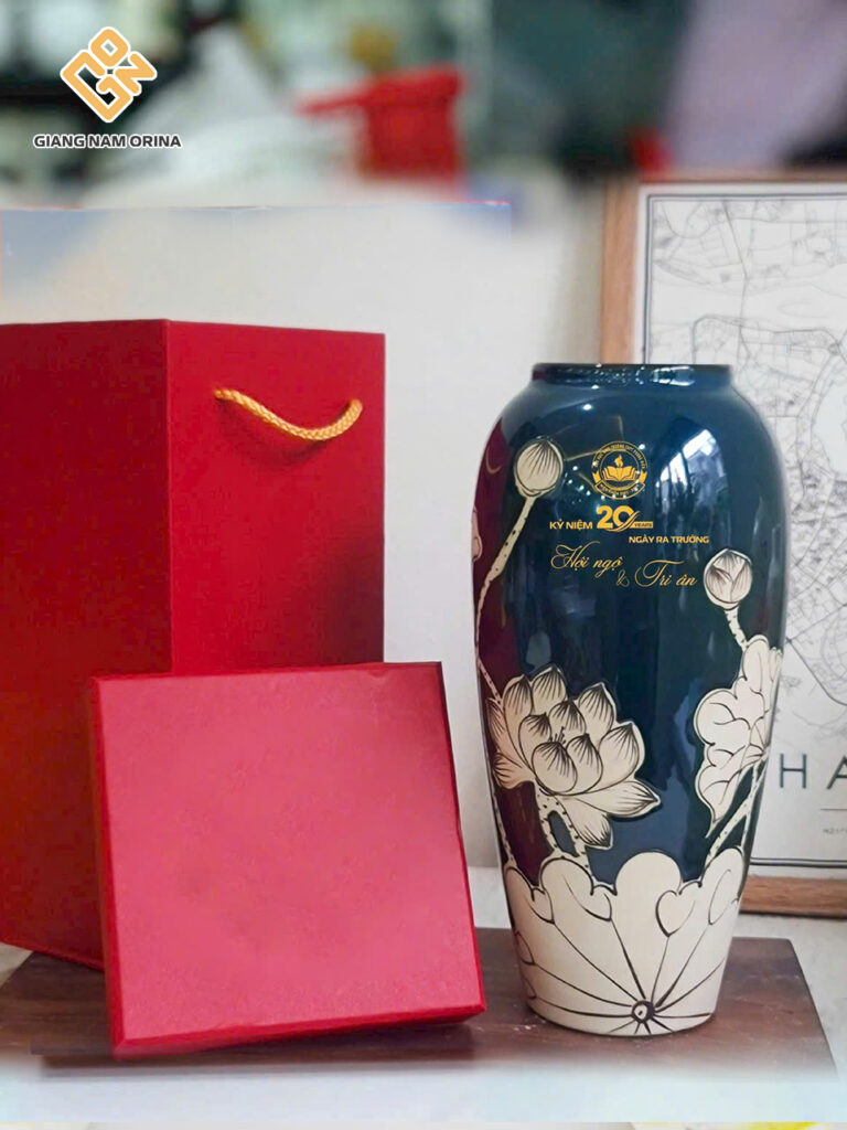 Lọ hoa gốm sứ men xanh lục