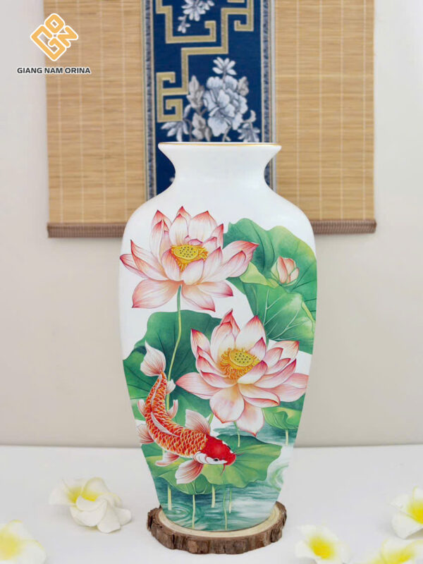 Lọ hoa vẽ cá chép hoa sen