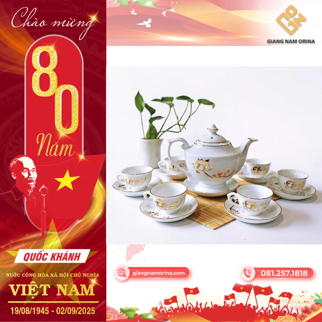 Bộ ấm chén hoa sen vẽ vàng