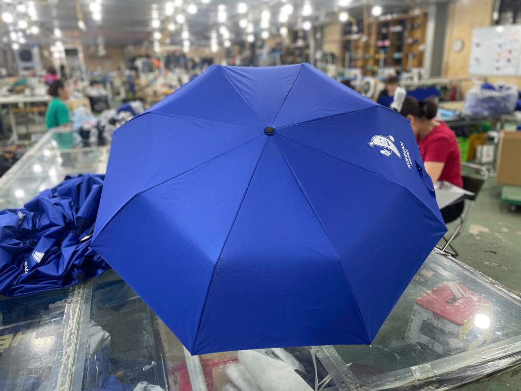 ô dù in logo quà tặng 