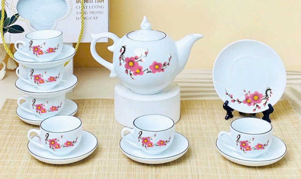 Bộ ấm trà gốm sứ 