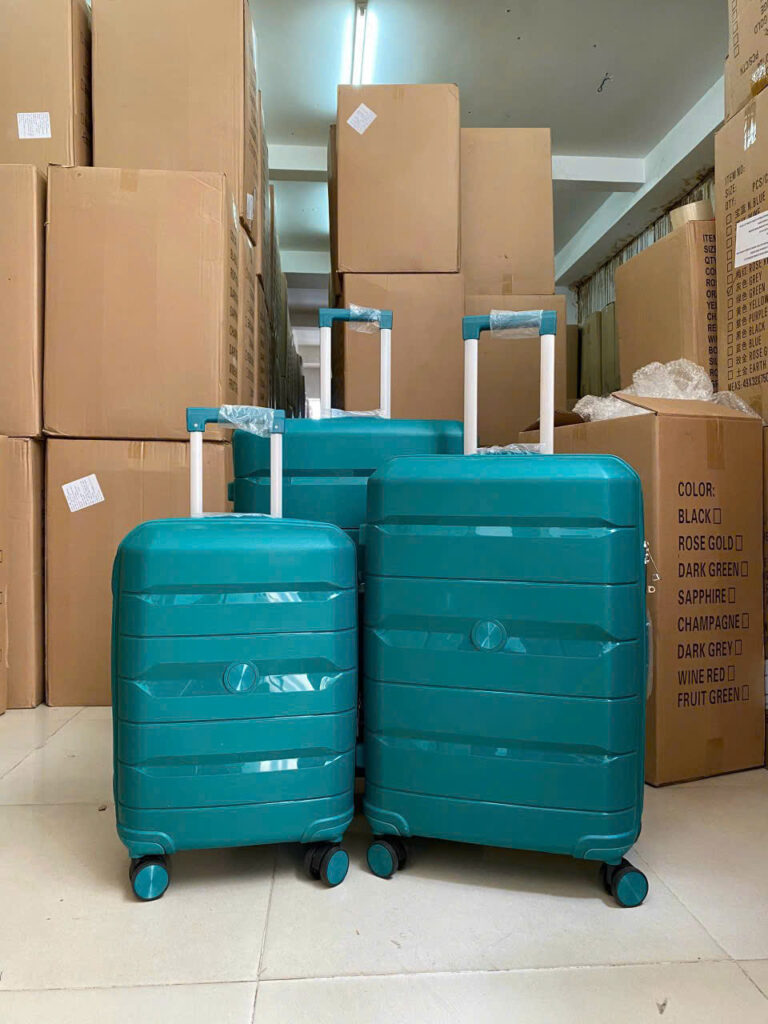 Ưu điểm khi đặt hàng vali quà tặng tận xưởng