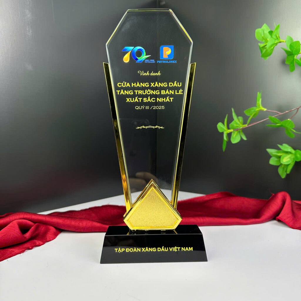 ky niem chuong pha le 18