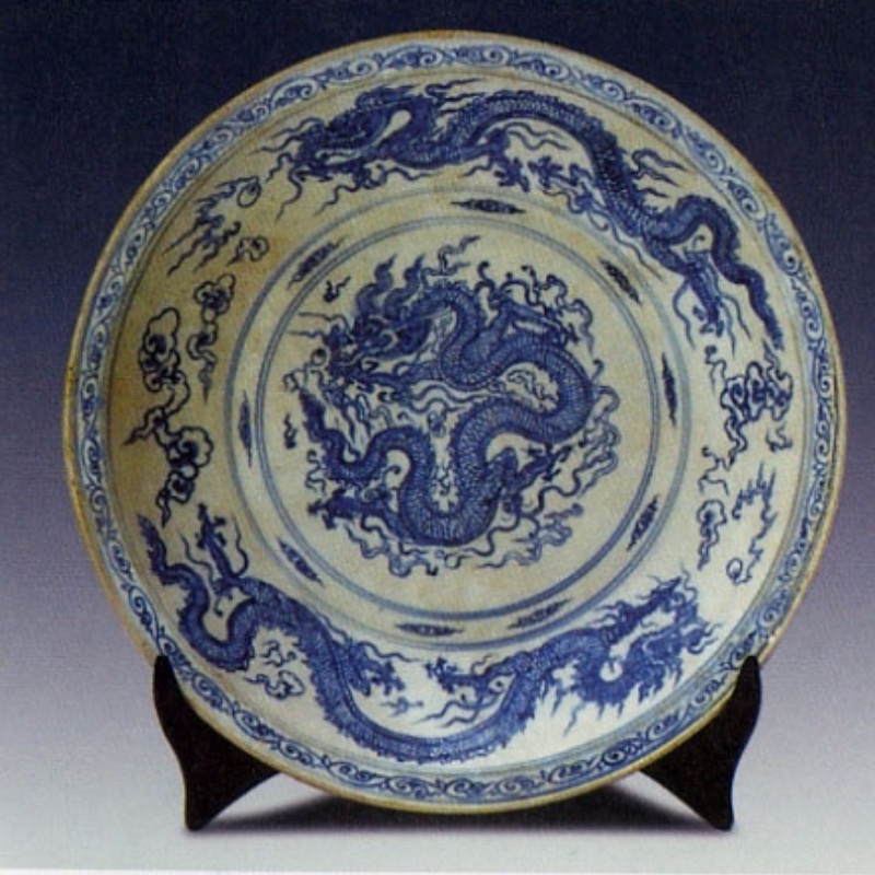 Đĩa gốm men hoa lam vẽ rồng 