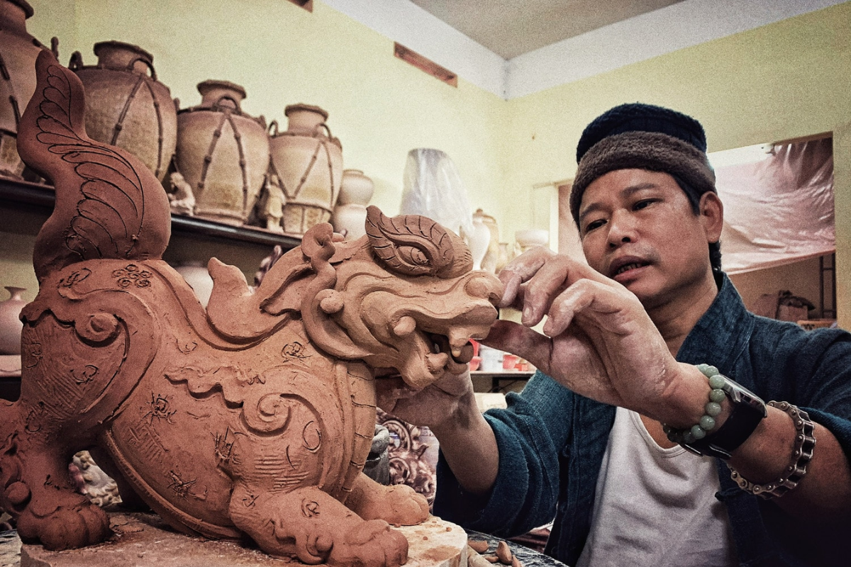 Nghệ nhân Trần Nam Tước và nhân duyên đặc biệt với nghề gốm sứ