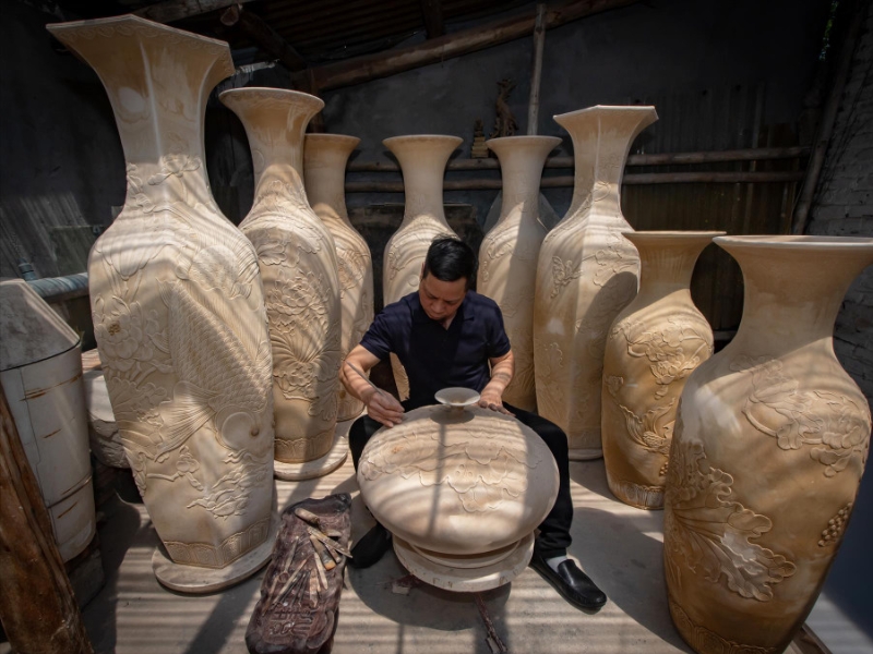 Nghệ nhân làng gốm Bát Tràng