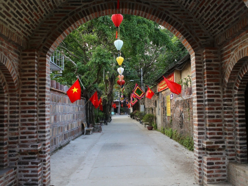 Lối vào làng cổ Bát Tràng 
