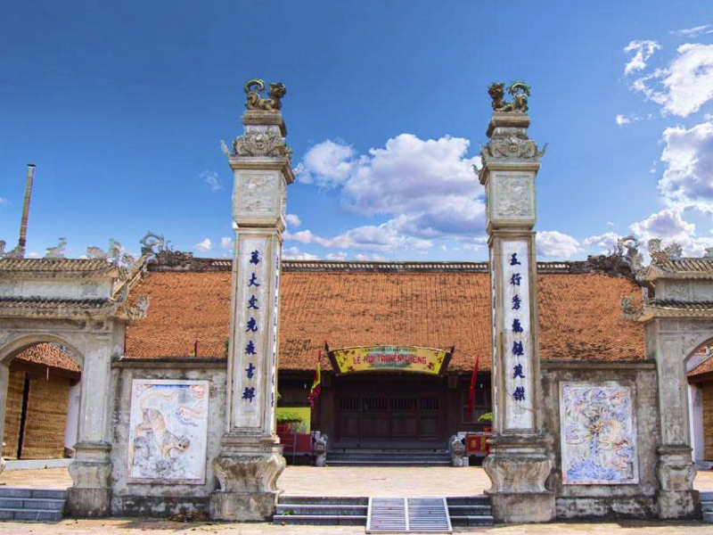 Đình làng Bát Tràng