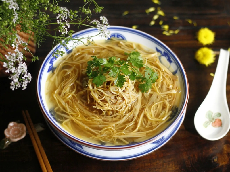 Canh măng mực món ngon không thể bỏ qua khi đến Bát Tràng