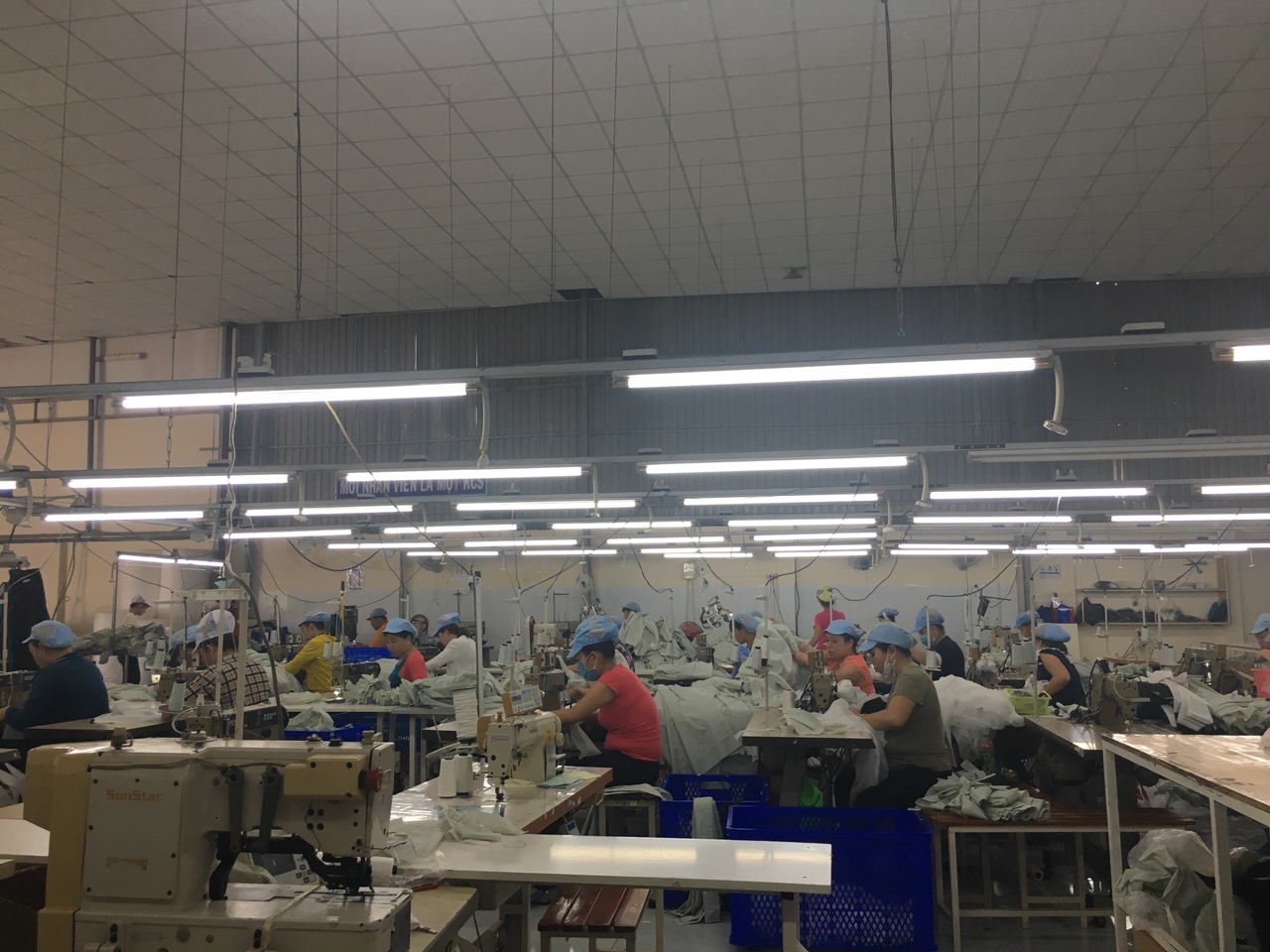 Quy trình sản xuất áo mưa tiêu chuẩn