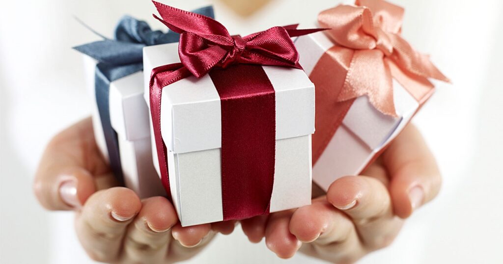 Ý Nghĩa Của Việc Tặng Quà 20/10 Cho Công Nhân Viên