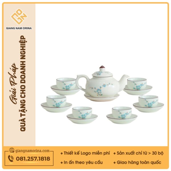 Bộ ấm trà gốm sứ tinh xảo – Khởi đầu cho những thương vụ thành công