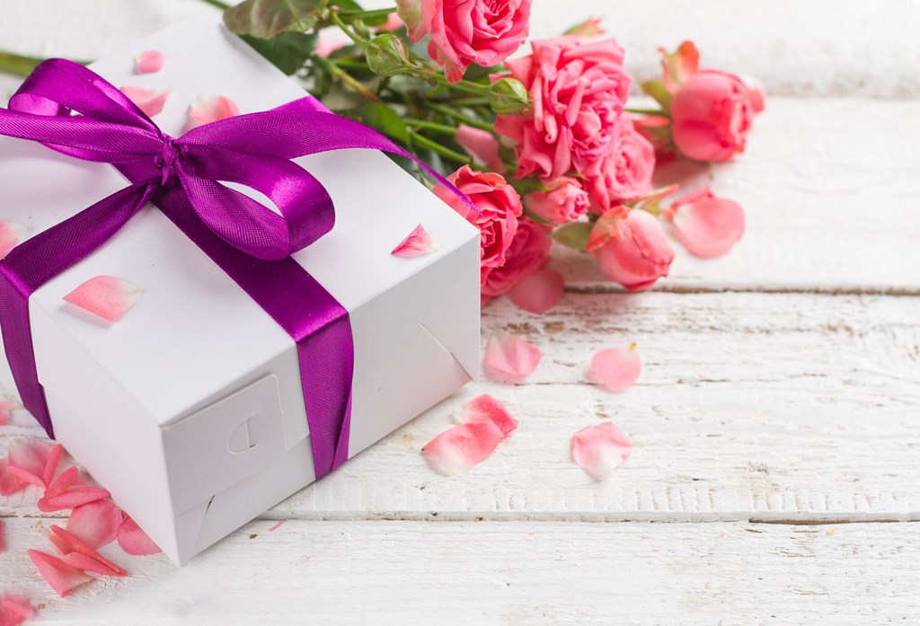 Tại Sao Doanh Nghiệp Cần Triển Khai Chiến Dịch Quà Tặng Quảng Cáo?