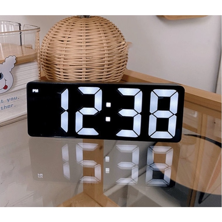 Đồng hồ LED để bàn đa năng – Điểm nhấn công nghệ hiện đại