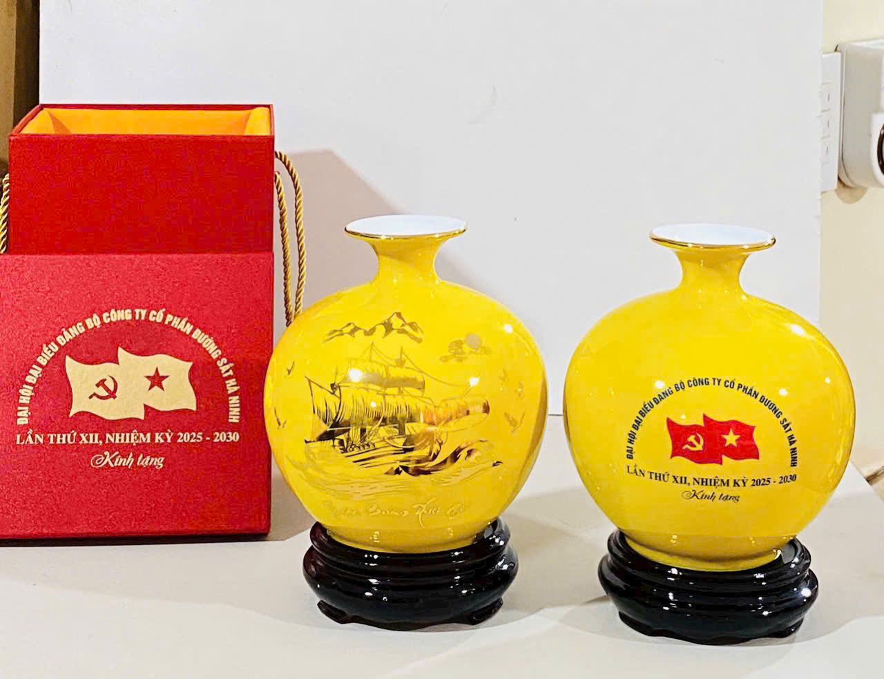 Bình hút tài lộc in logo Đại hội đại biểu 1 Bình hút tài lộc in logo Đại hội đại biểu